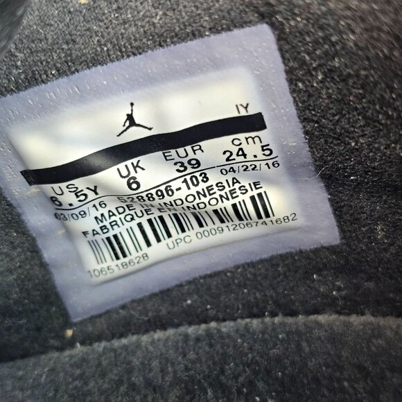 Size 6.5 - Air Jordan 11 Retro Low Closing Ceremony - Picture 6 of 6